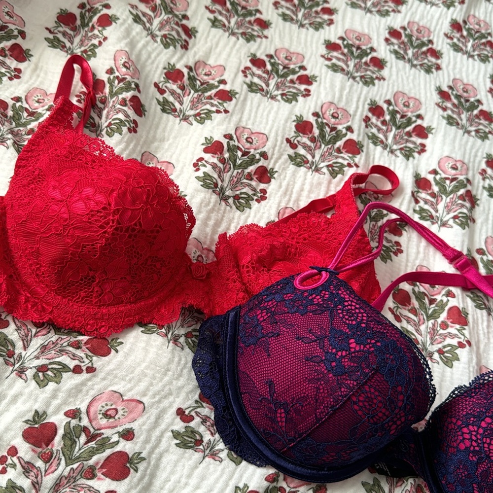 Victoria’s Secret Bras - Picture 5 of 6